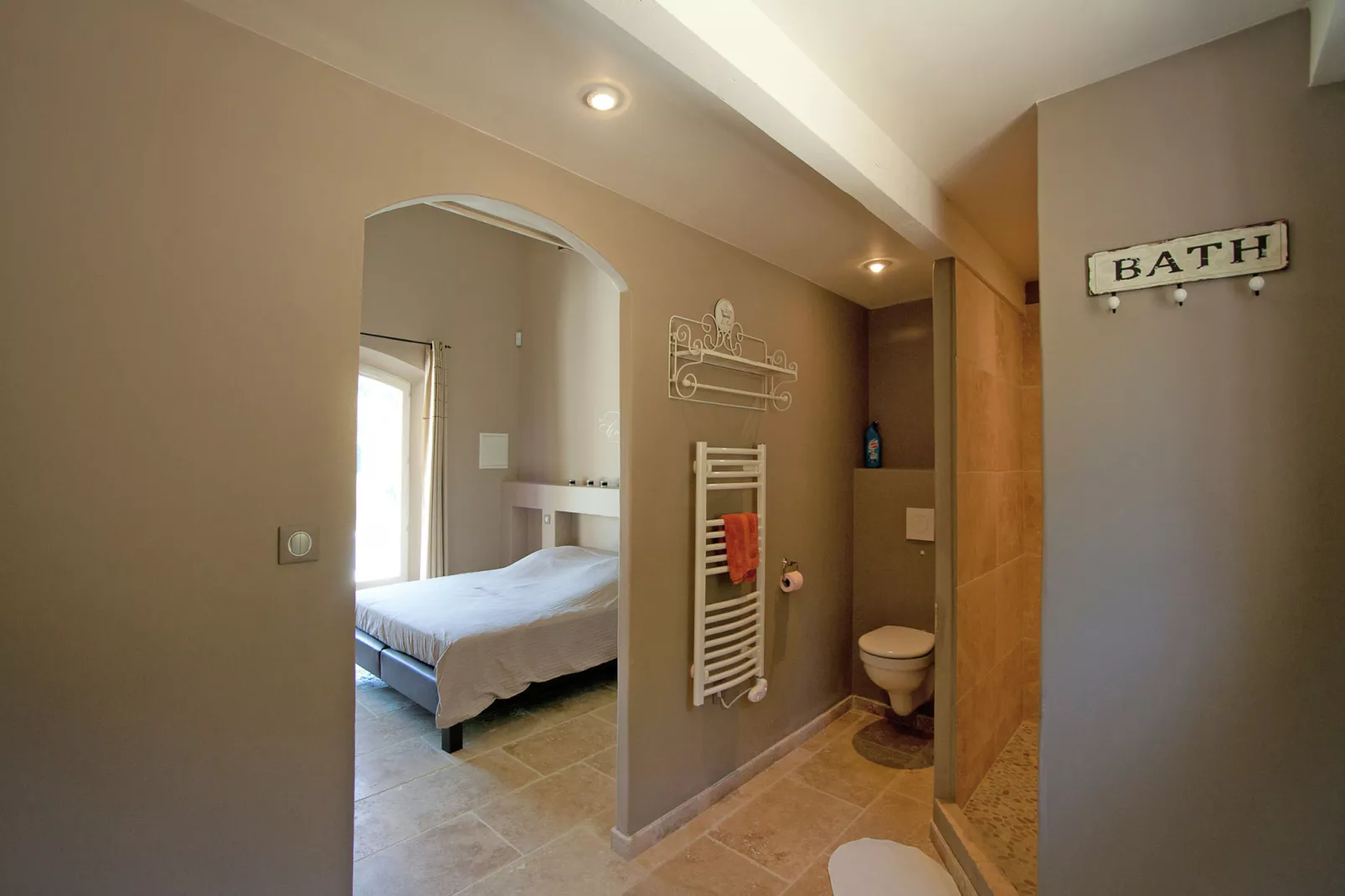 La Colline de Reves plus 3 gites-Badkamer