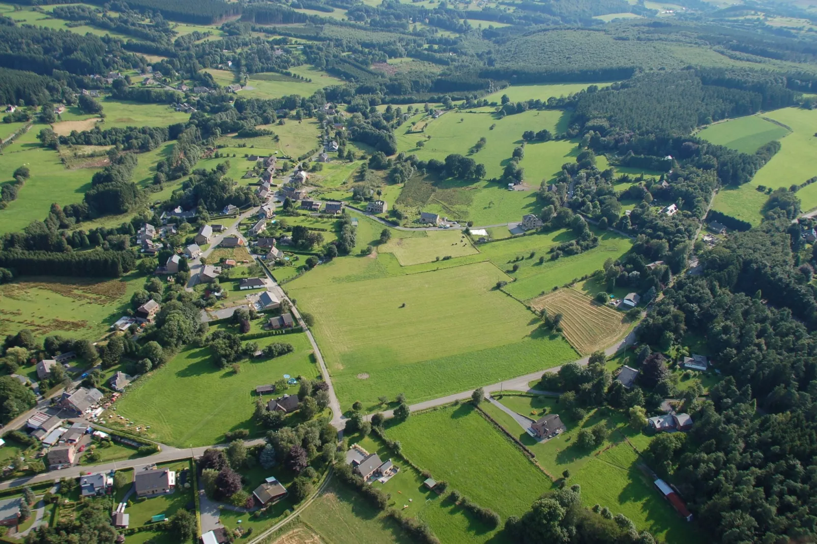 Aux Quatre Saisons-Uitzicht zomer