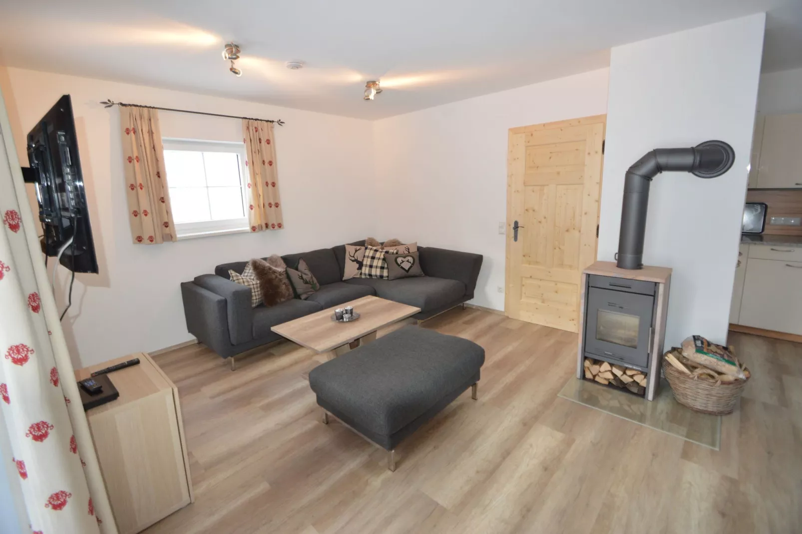 Chalet Ahorn Bad Kleinkirchheim-Woonkamer