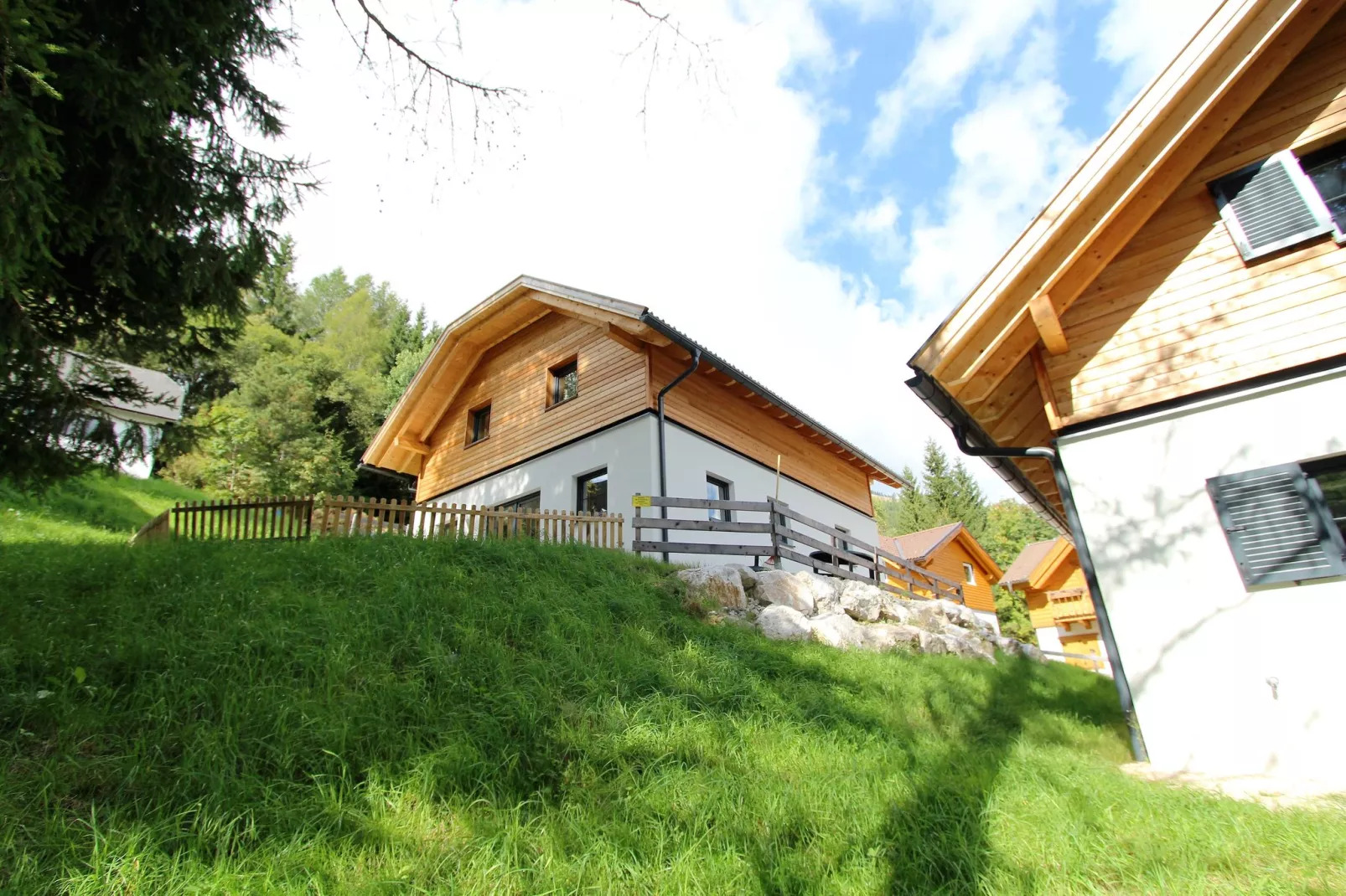 Chalet Ahorn Bad Kleinkirchheim-Buitenkant zomer
