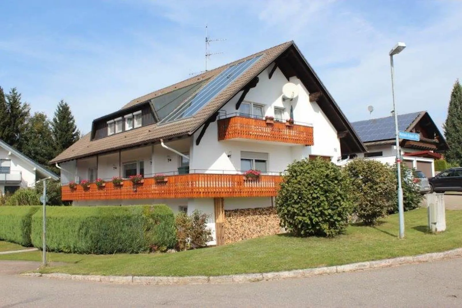 Gästehaus Hauber-Buitenkant zomer