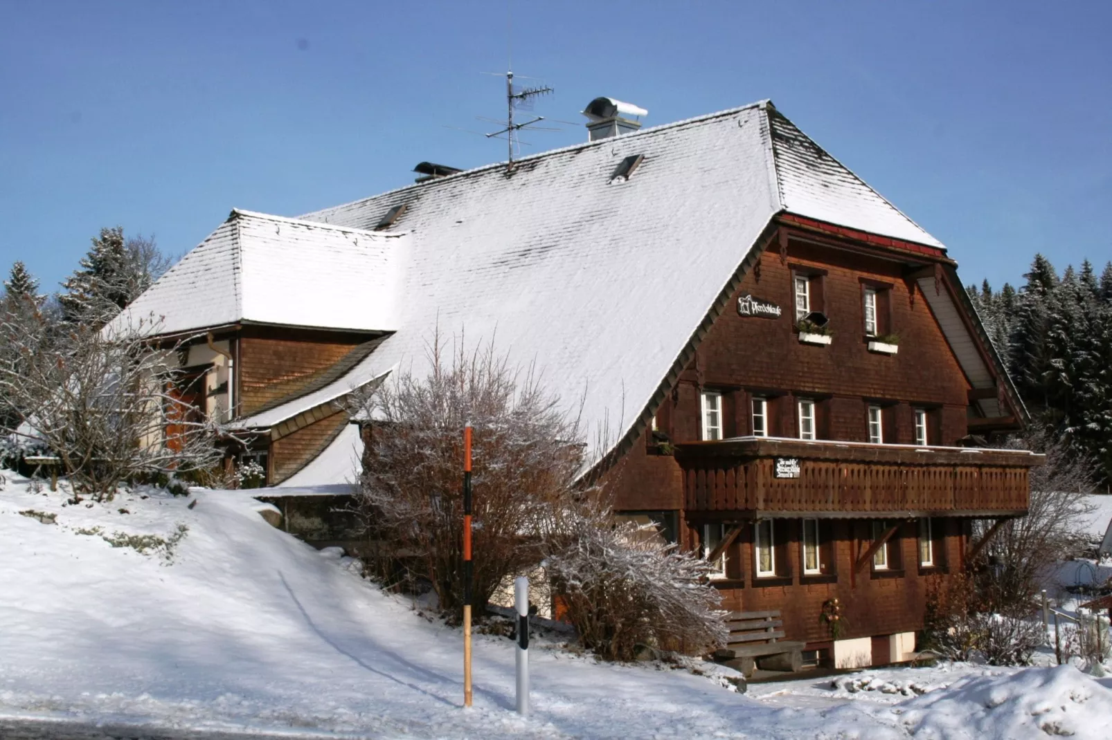 Schwarzwaldhaus Pferdeklause-Exterieur winter