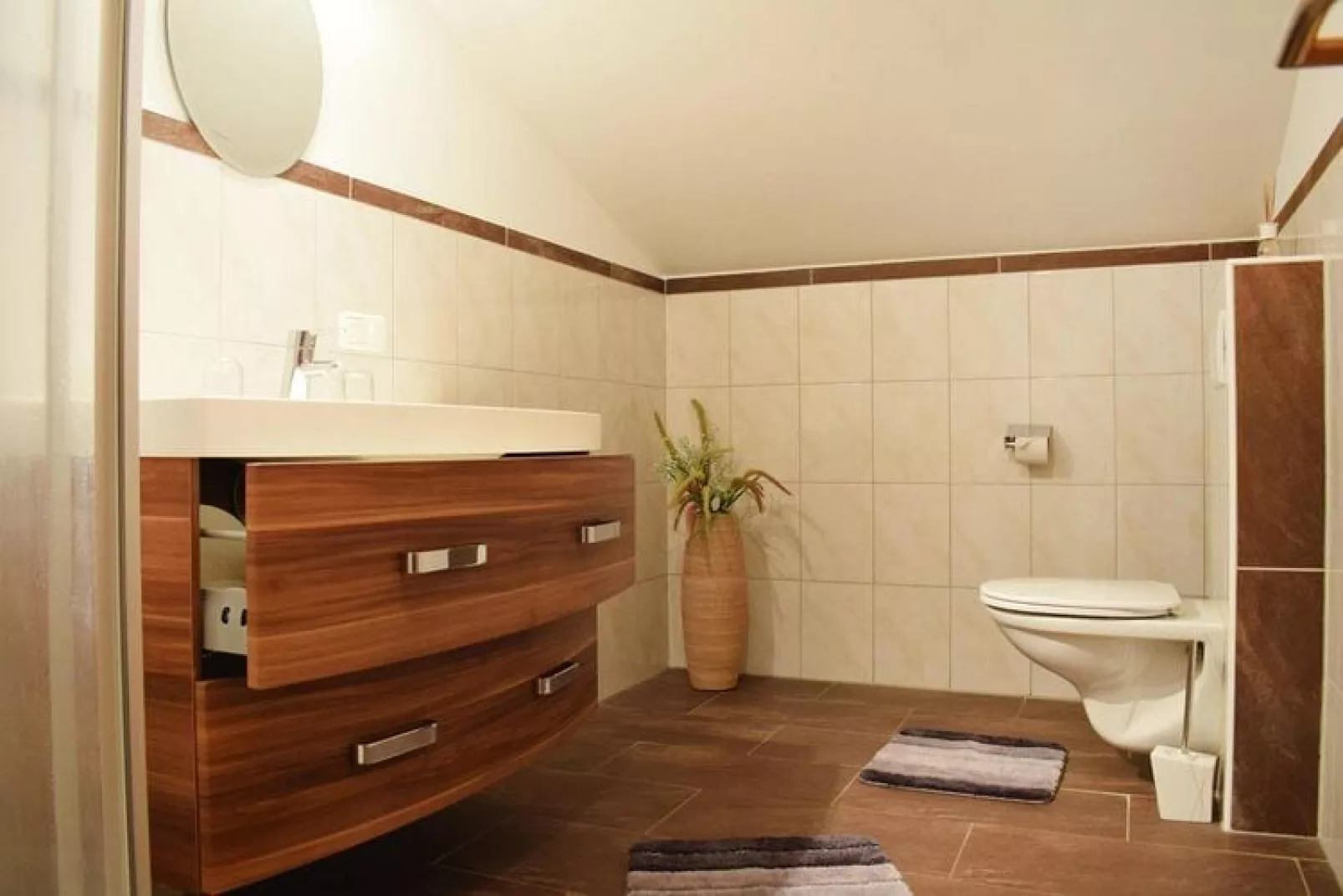 Haus Höllwart , Goldegg am See-App 4, 60 qm-Badkamer
