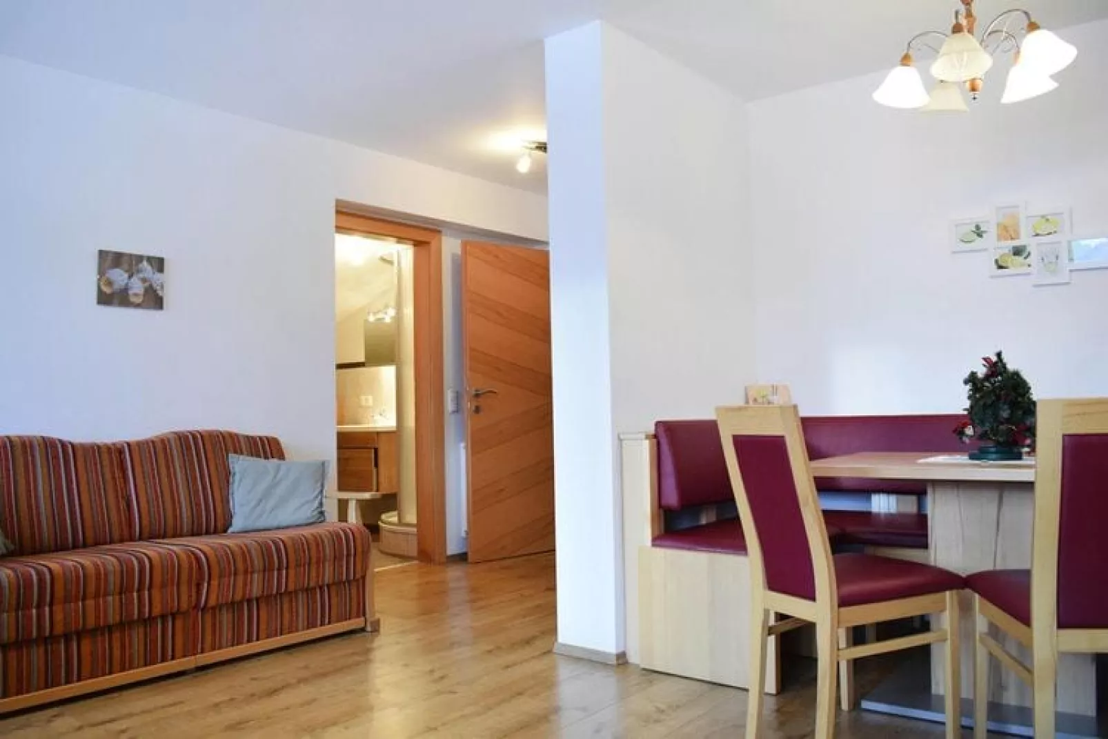 Haus Höllwart , Goldegg am See-App 5, 85 qm-Woonkamer