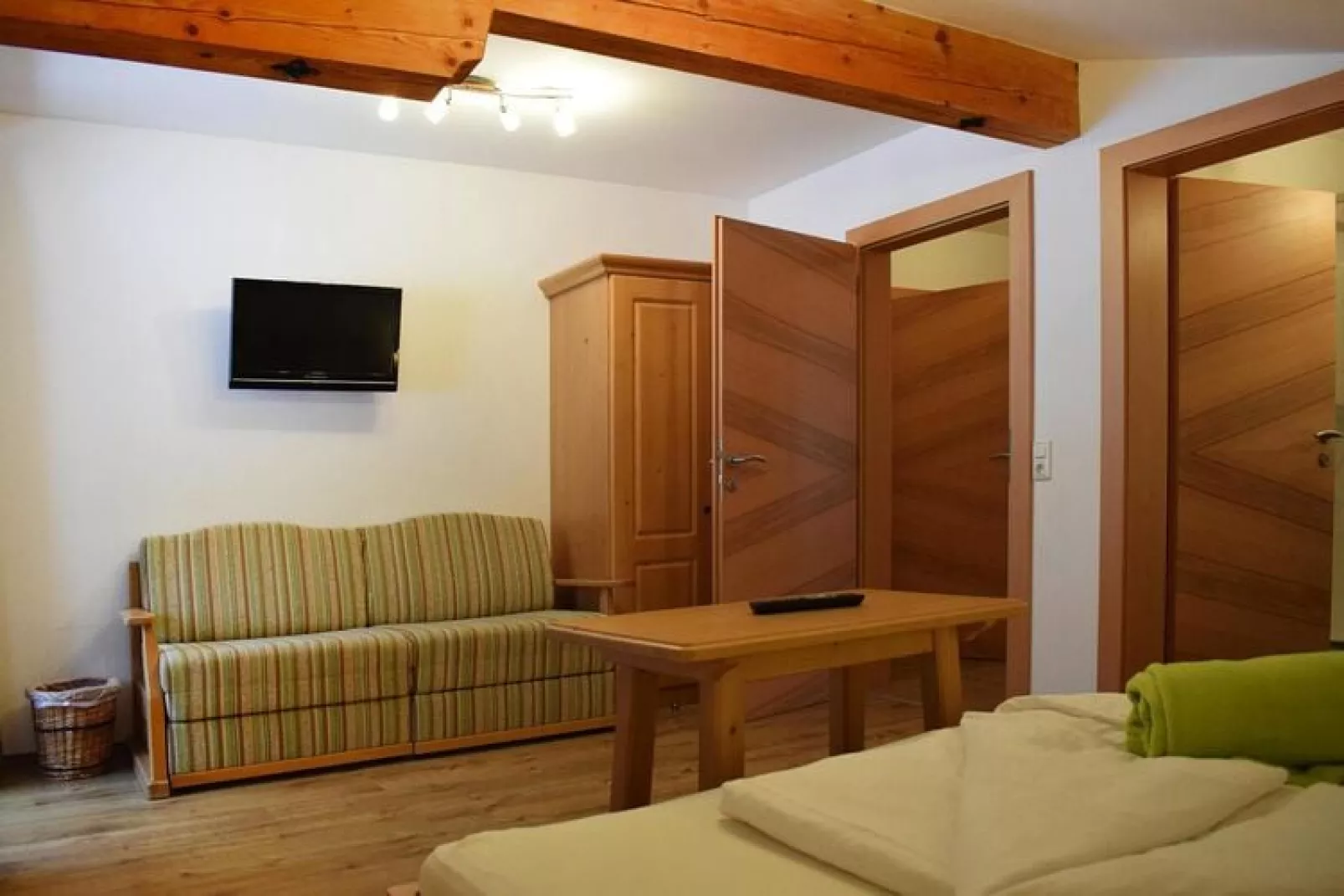 Haus Höllwart , Goldegg am See-App 5, 85 qm-Woonkamer