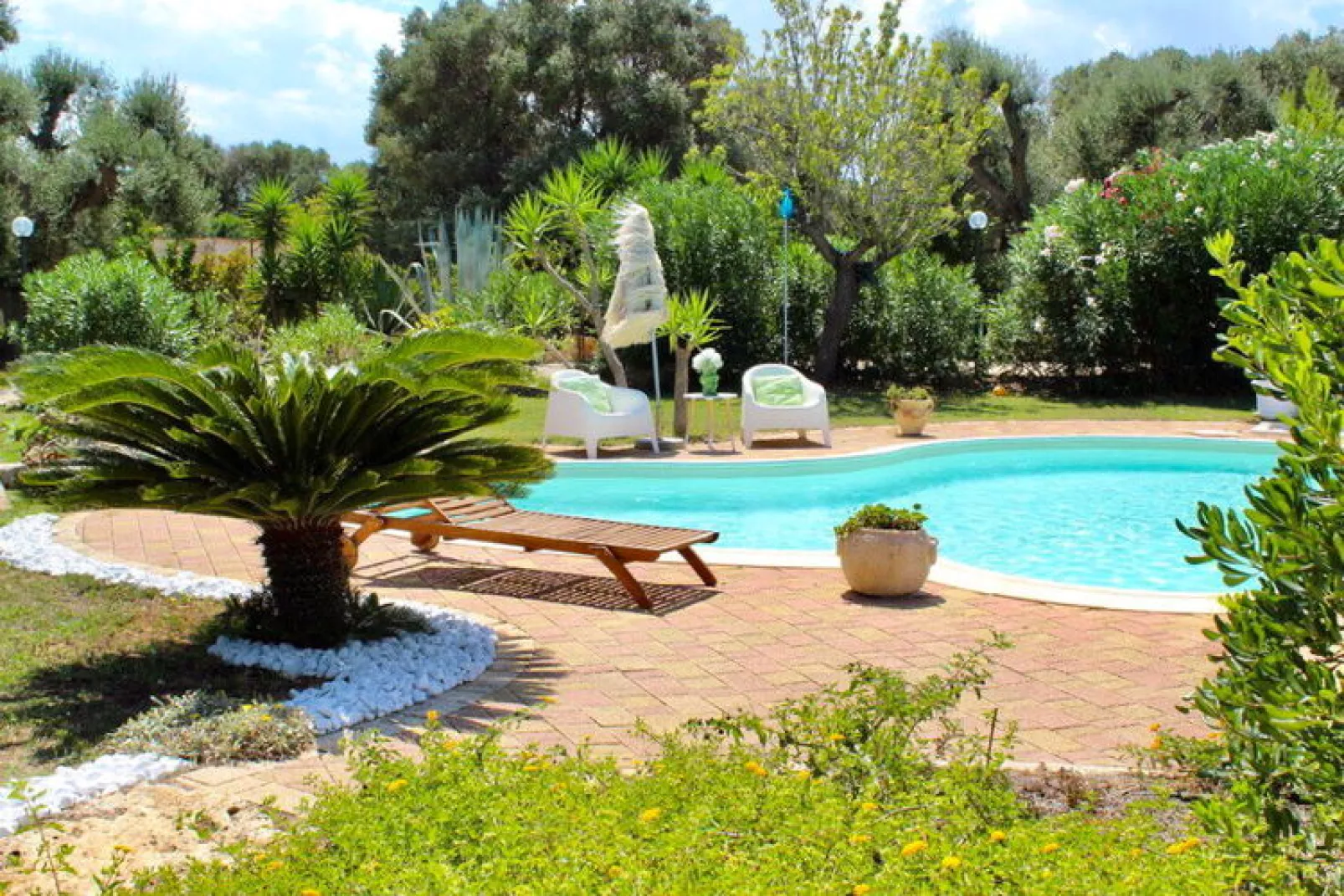 Holiday home, Carovigno-Villa Sierri-Villa Sierri-Tuinen zomer