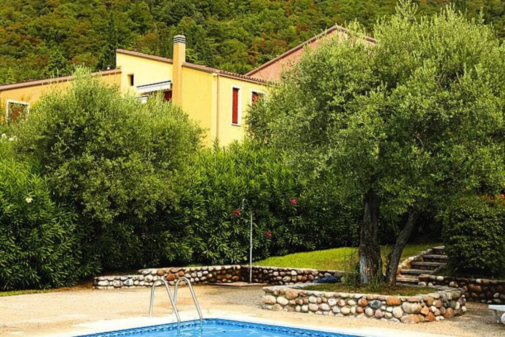 Residence Pratone, Garda-bilo classic-Zwembad