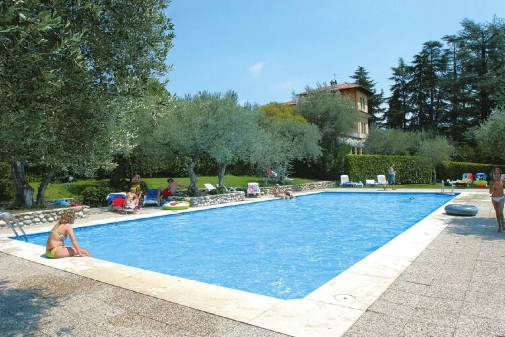 Residence Pratone, Garda-bilo classic-Zwembad
