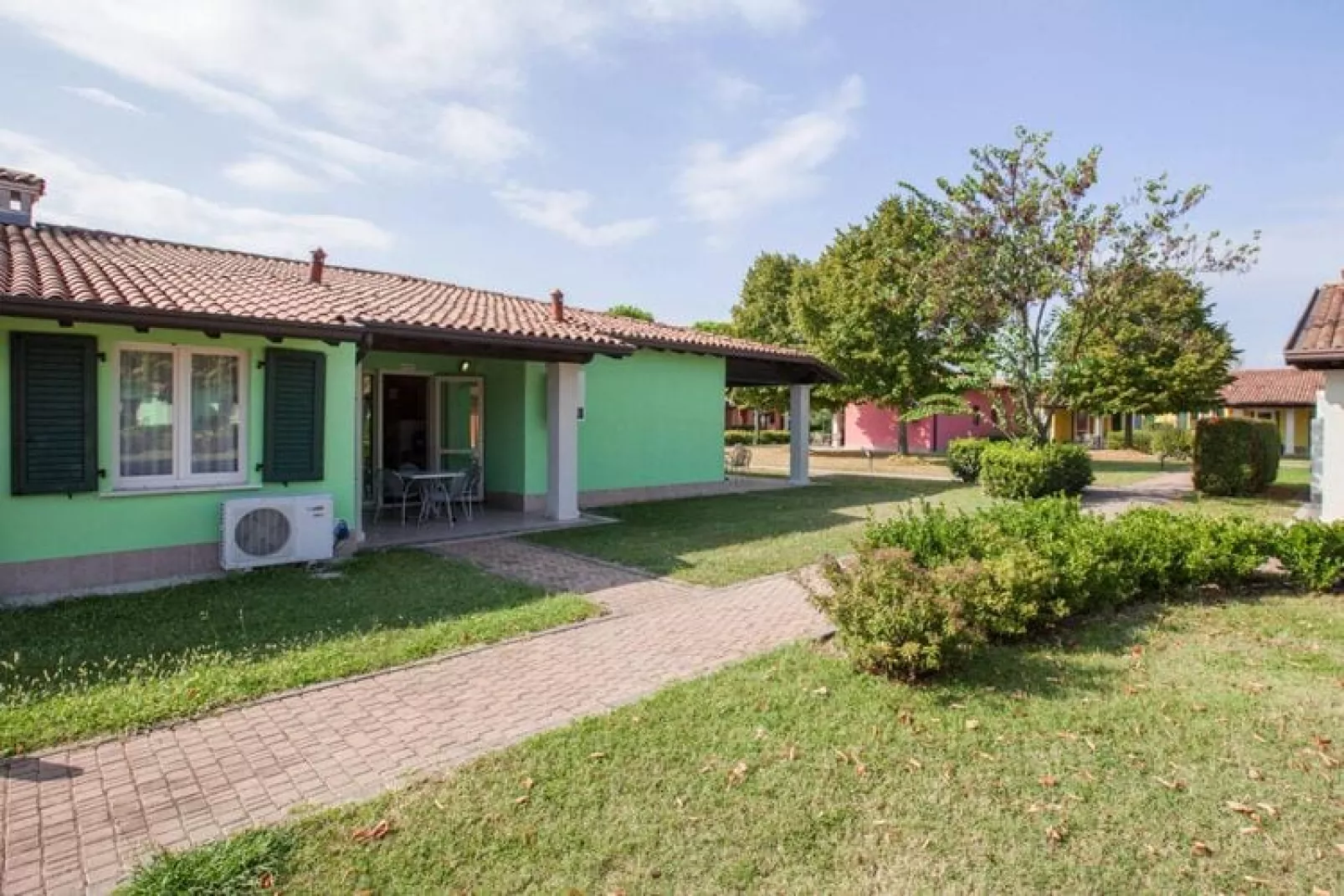 Residence The Garda Village, Sirmione-trilo comfort-Buitenkant zomer