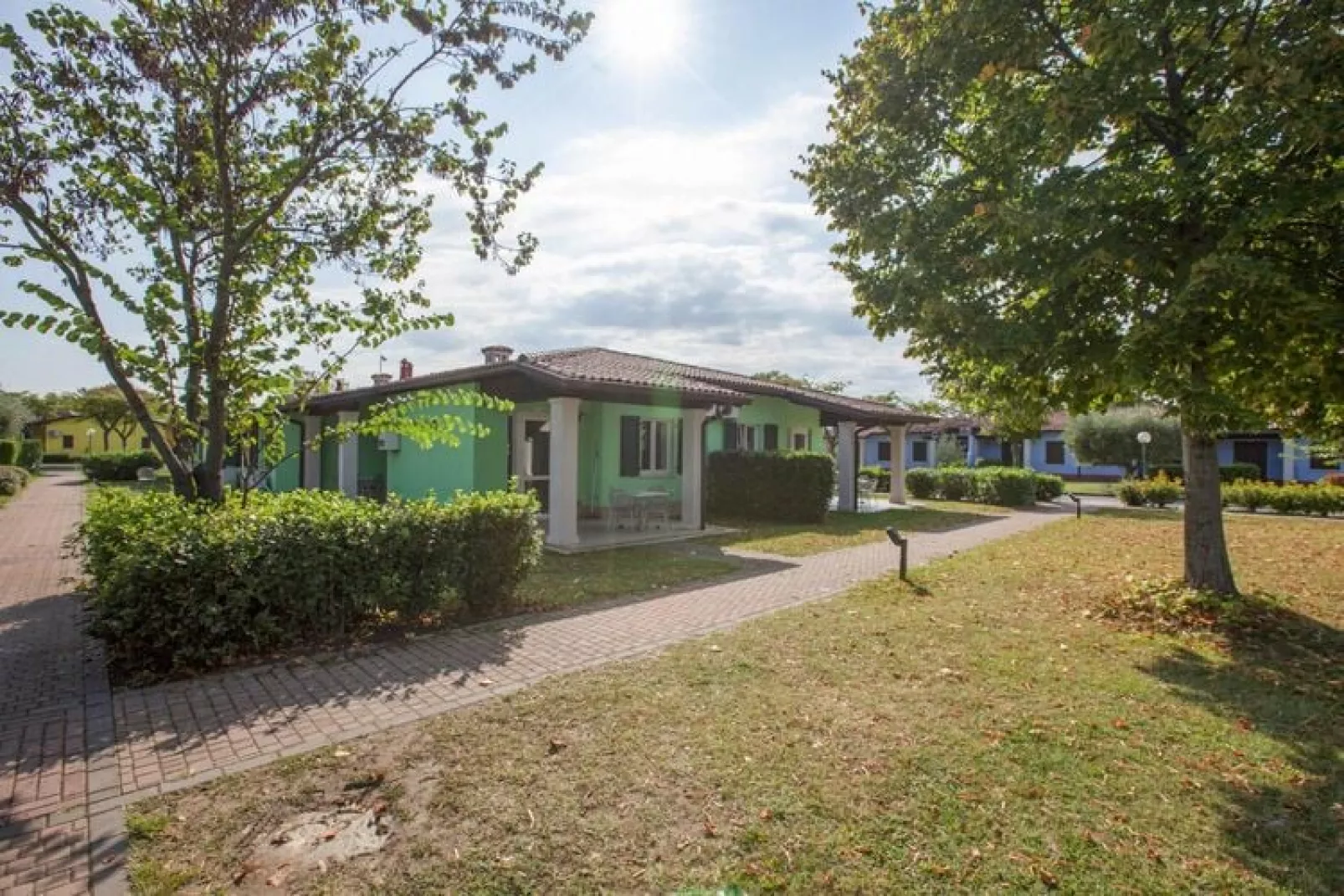 Residence The Garda Village, Sirmione-trilo comfort-Buitenkant zomer