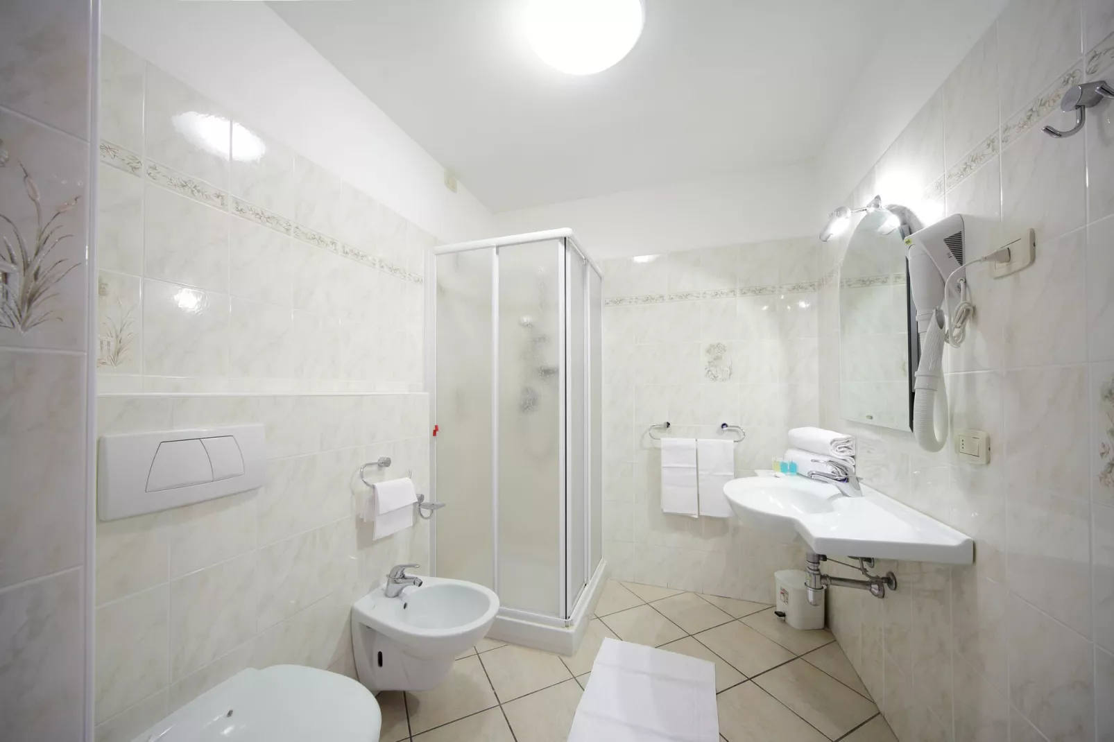 Residence Zust, Verbania Intra-Bilo mansarda-Badkamer