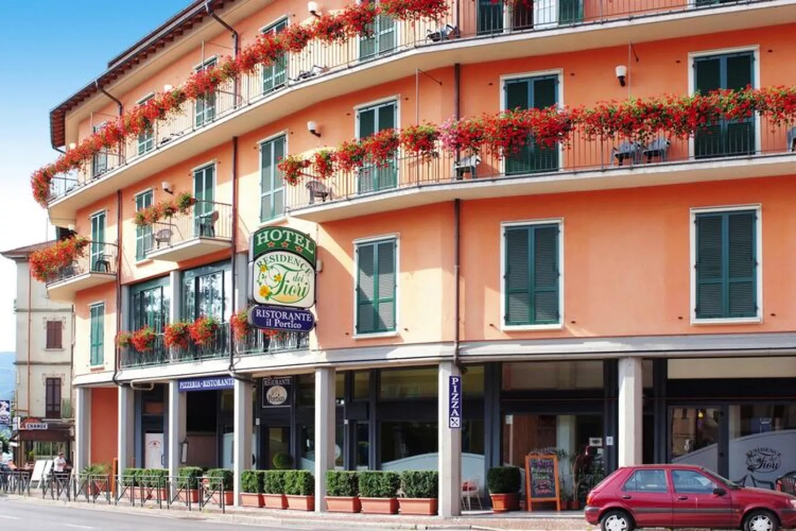 Residence dei Fiori, Baveno-bilo 2-Buitenkant zomer