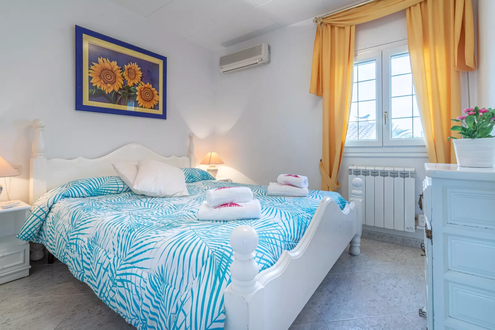 Vakantiehuis aan kanaal met prive zwembad en aanlegplaats-Slaapkamer