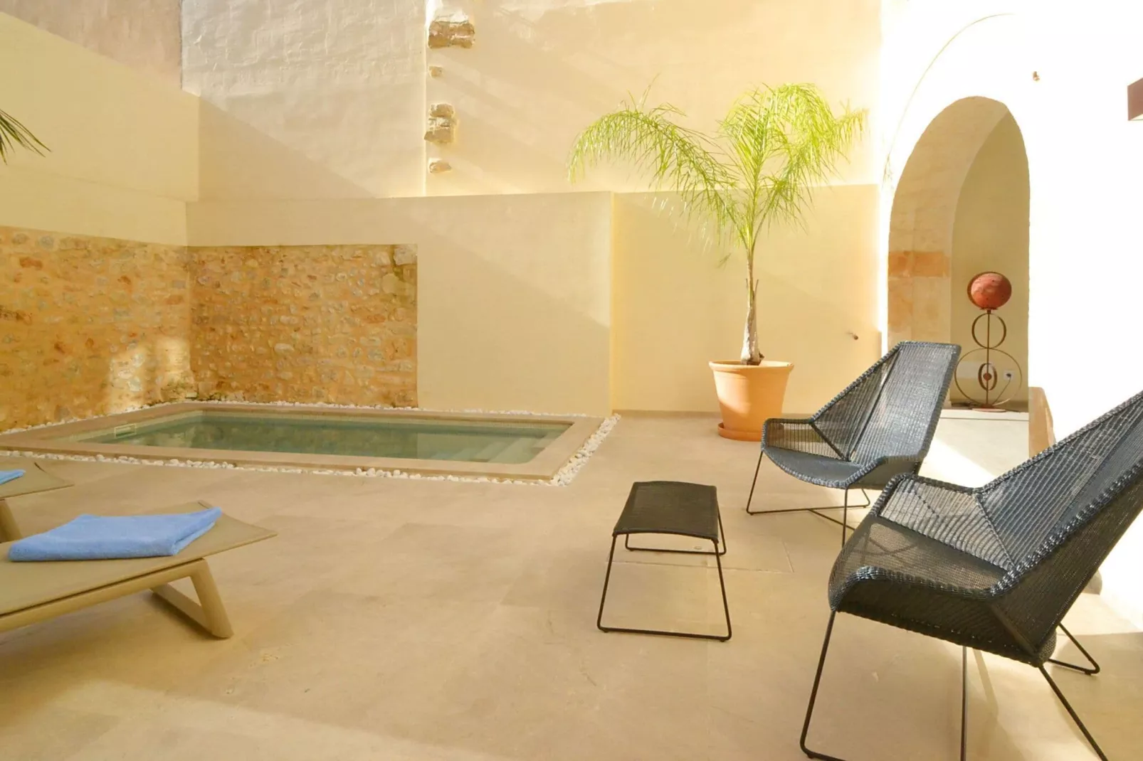 Moderne stadswoning  top kwaliteit in Petra met privé zwembad-Zwembad