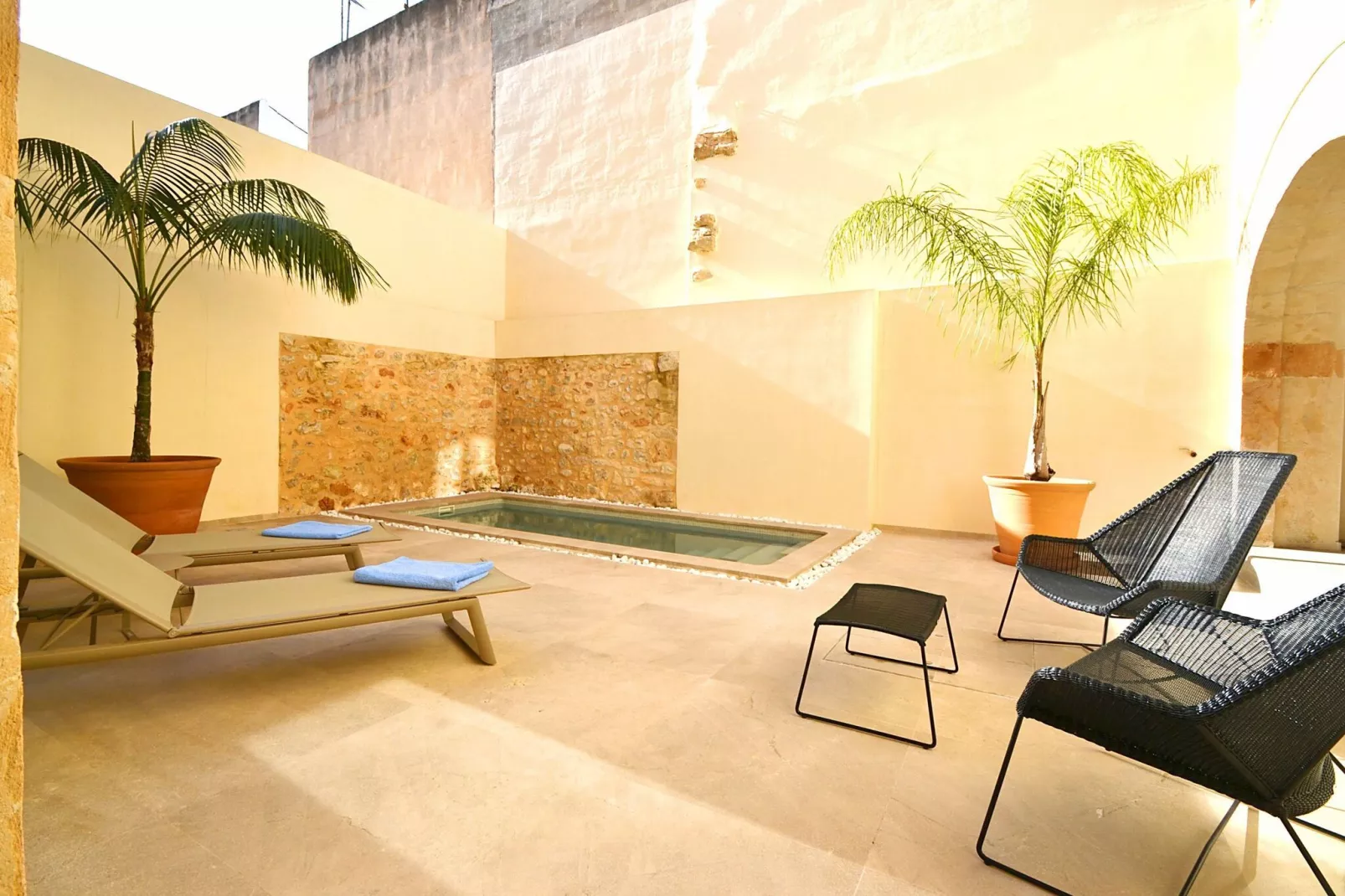 Moderne stadswoning  top kwaliteit in Petra met privé zwembad-Sfeer