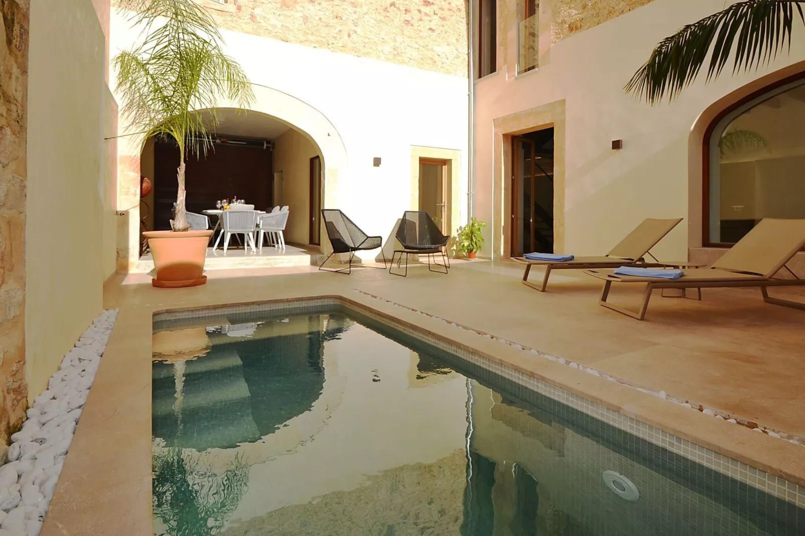 Moderne stadswoning  top kwaliteit in Petra met privé zwembad-Zwembad