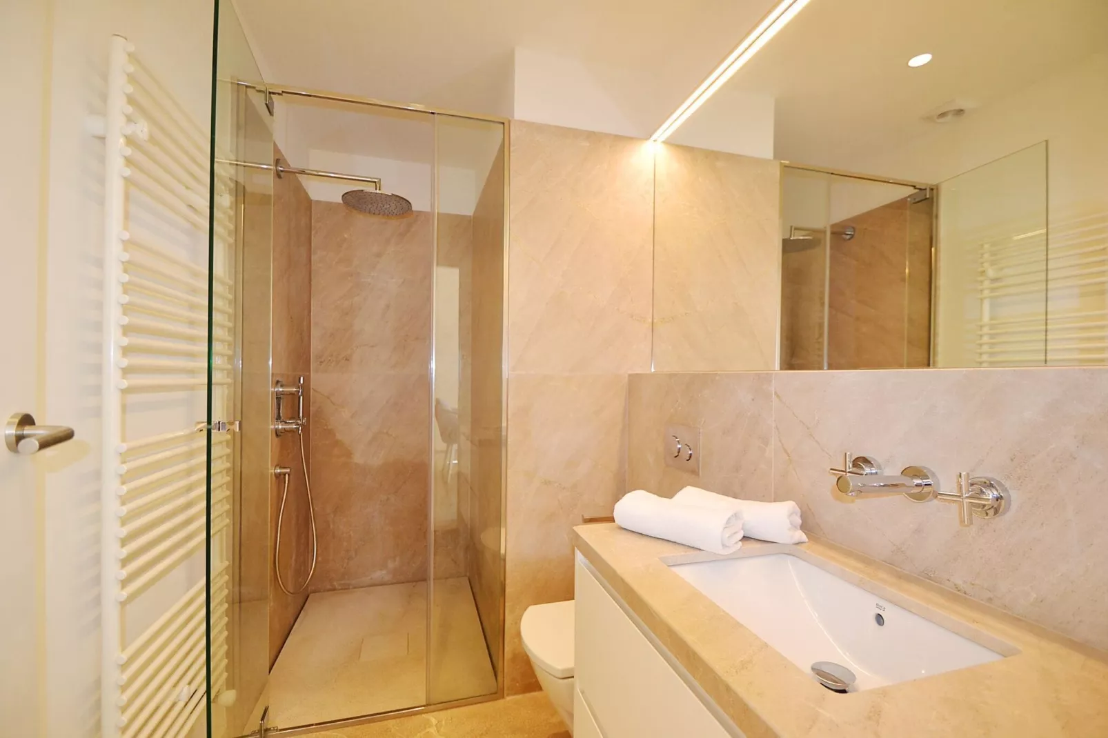 Moderne stadswoning  top kwaliteit in Petra met privé zwembad-Badkamer