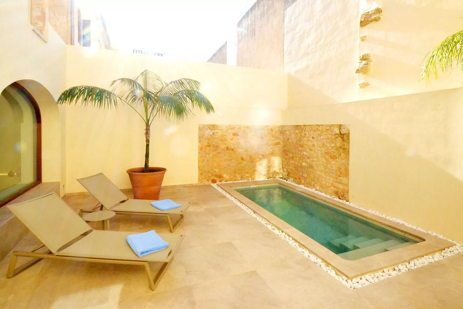 Moderne stadswoning  top kwaliteit in Petra met privé zwembad-Sfeer