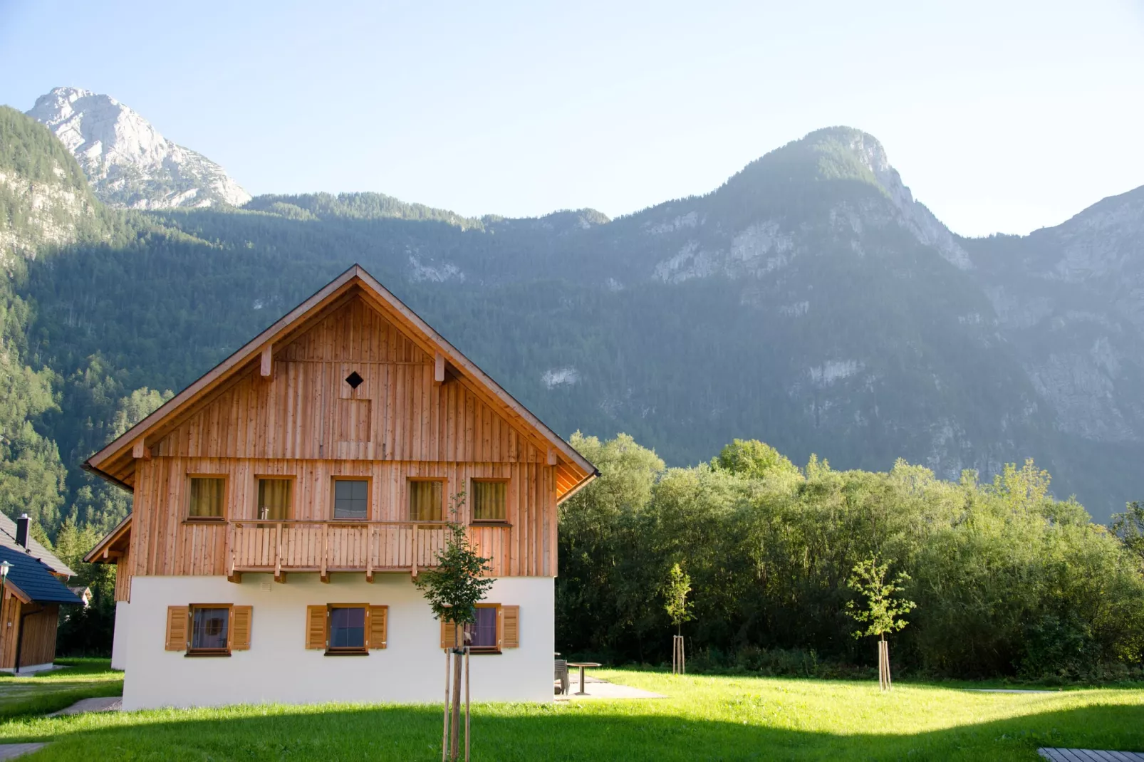 Holiday resort Obertraun, Obertraun am Hallstättersee-Chalet Mondsee-Chalet Mondsee-Buitenkant zomer