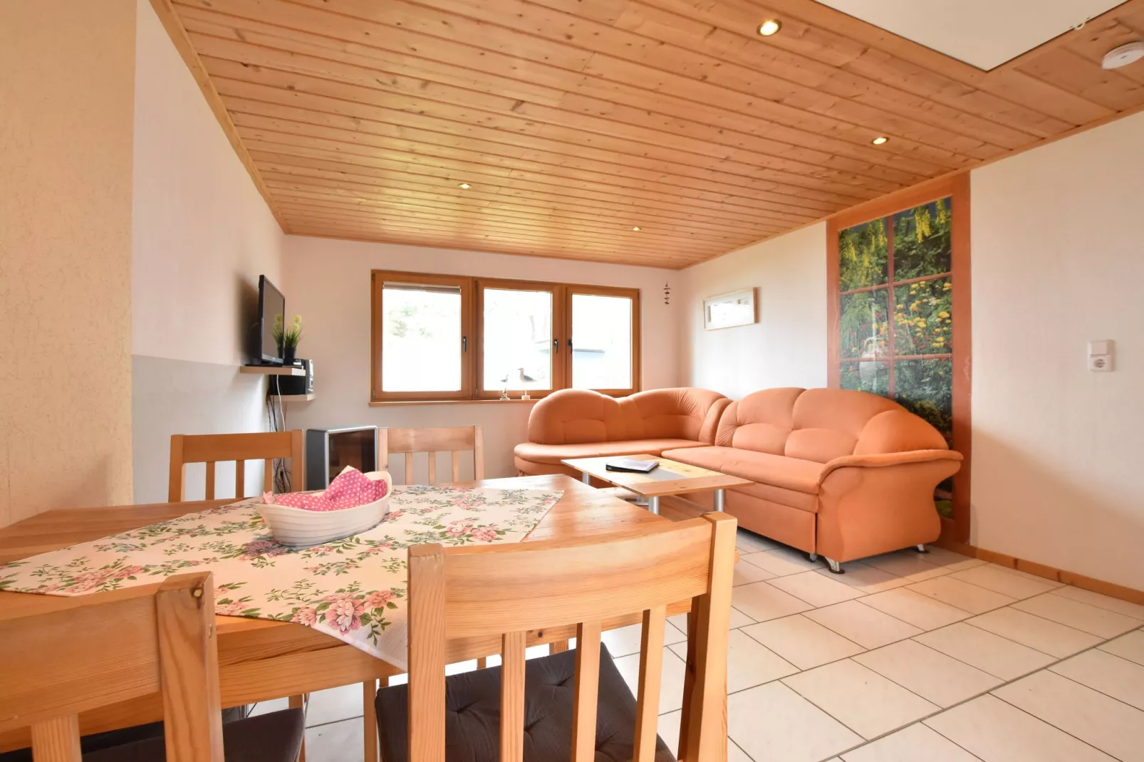 Salzhaff-Finka Pepelow Campingplatz für Surfer-Eetkamer