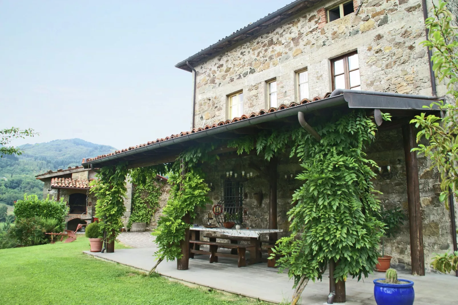 Villa Tortelli-Buitenkant zomer