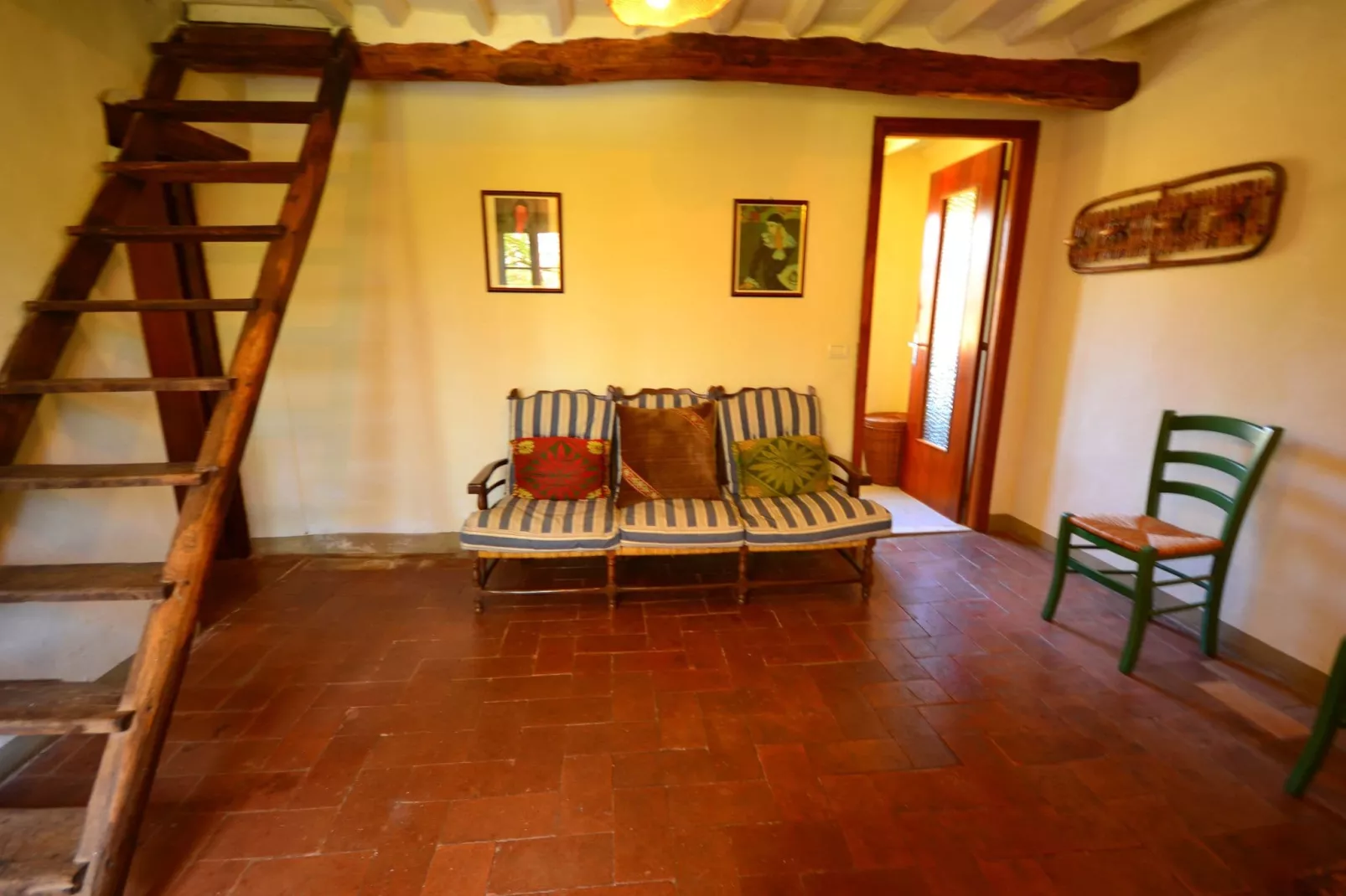 Mooi ouderwets en gezellig vakantiehuis met zwembad in een landelijke omgeving