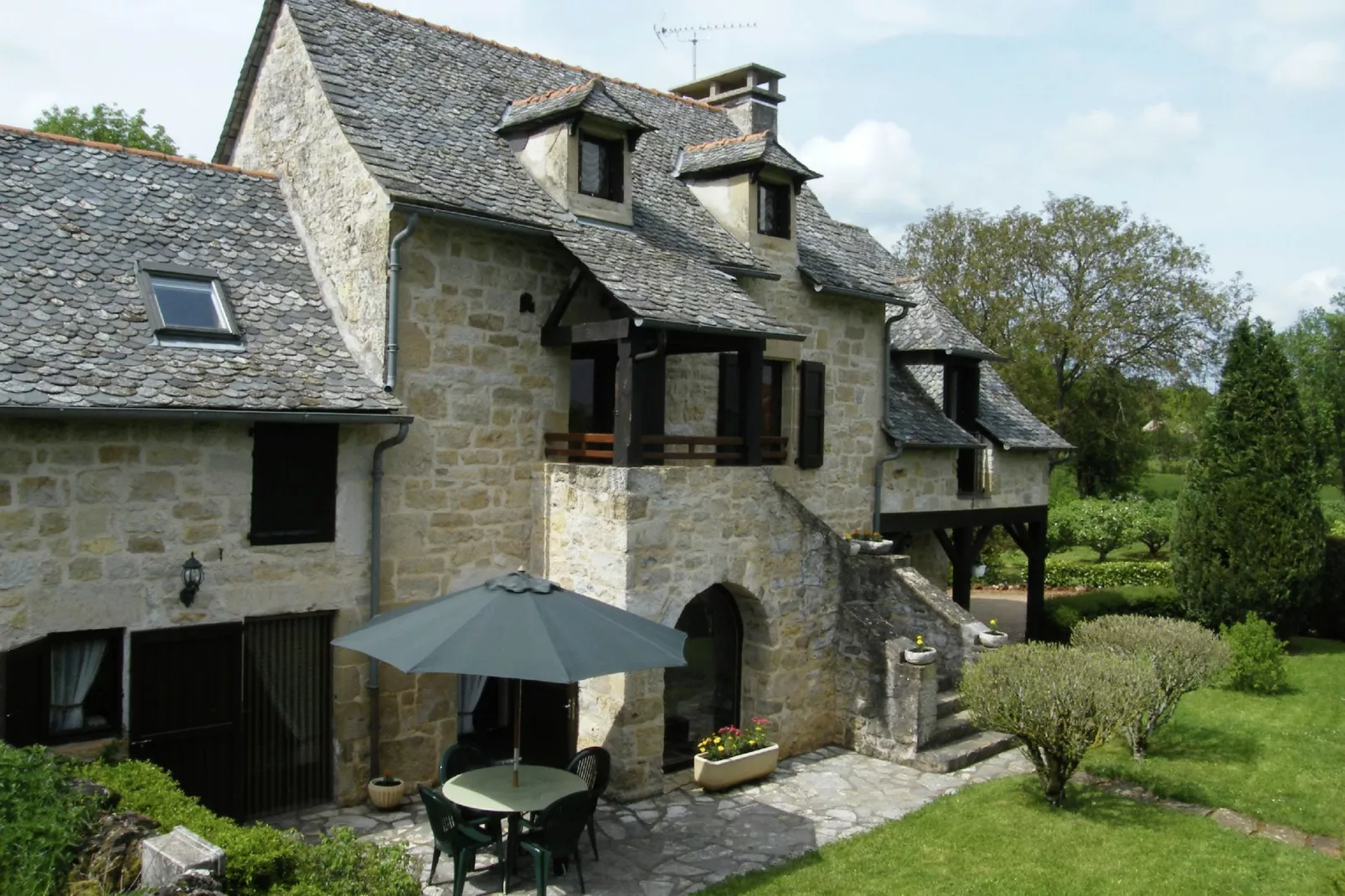 Muret-le-Château-Buitenkant zomer