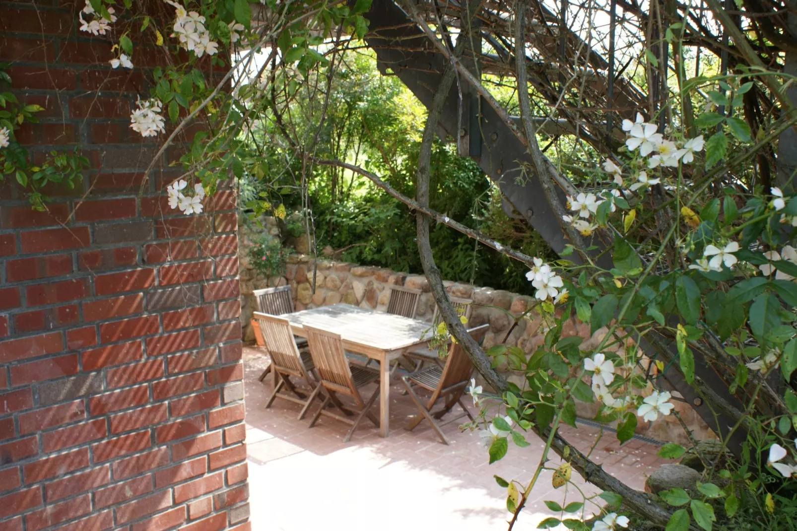 Romantisches Landhaus mit Kamin-Terrasbalkon