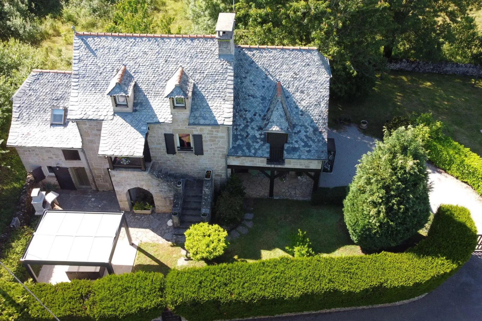 Muret-le-Château-Buitenkant zomer