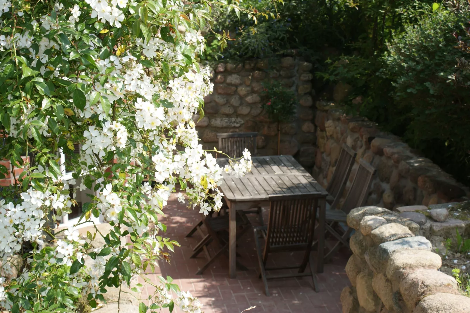 Romantisches Landhaus mit Kamin-Tuinen zomer