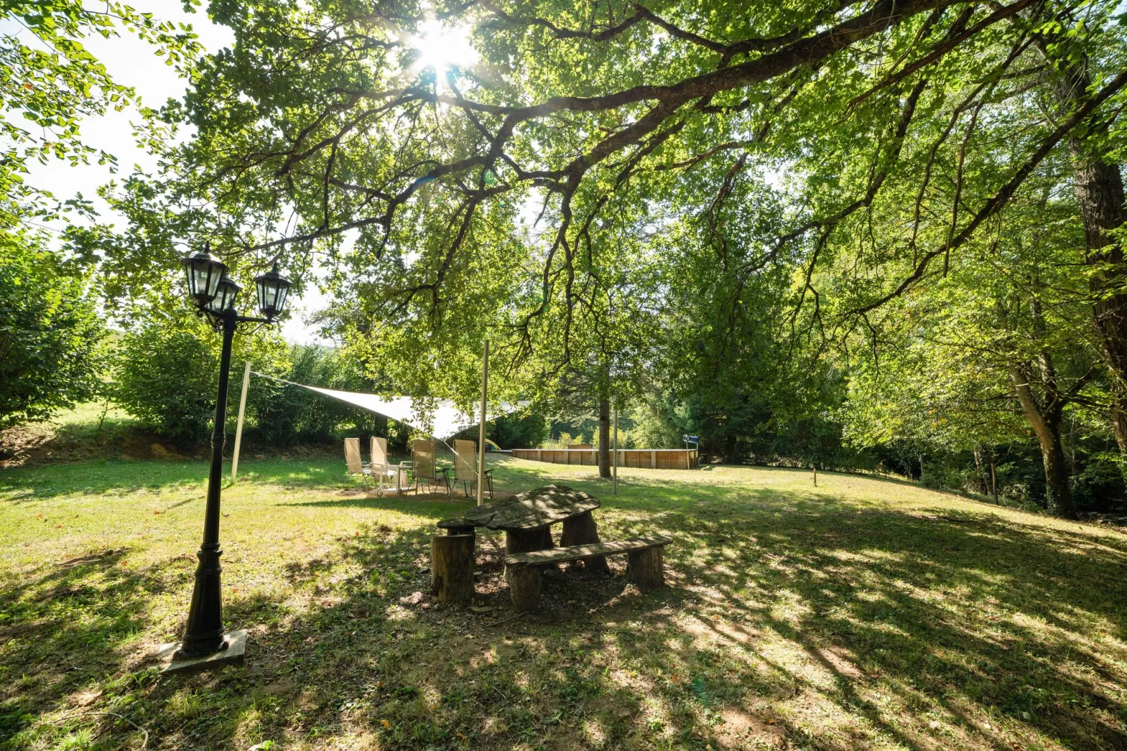 Moulin rivière et piscine-Tuinen zomer