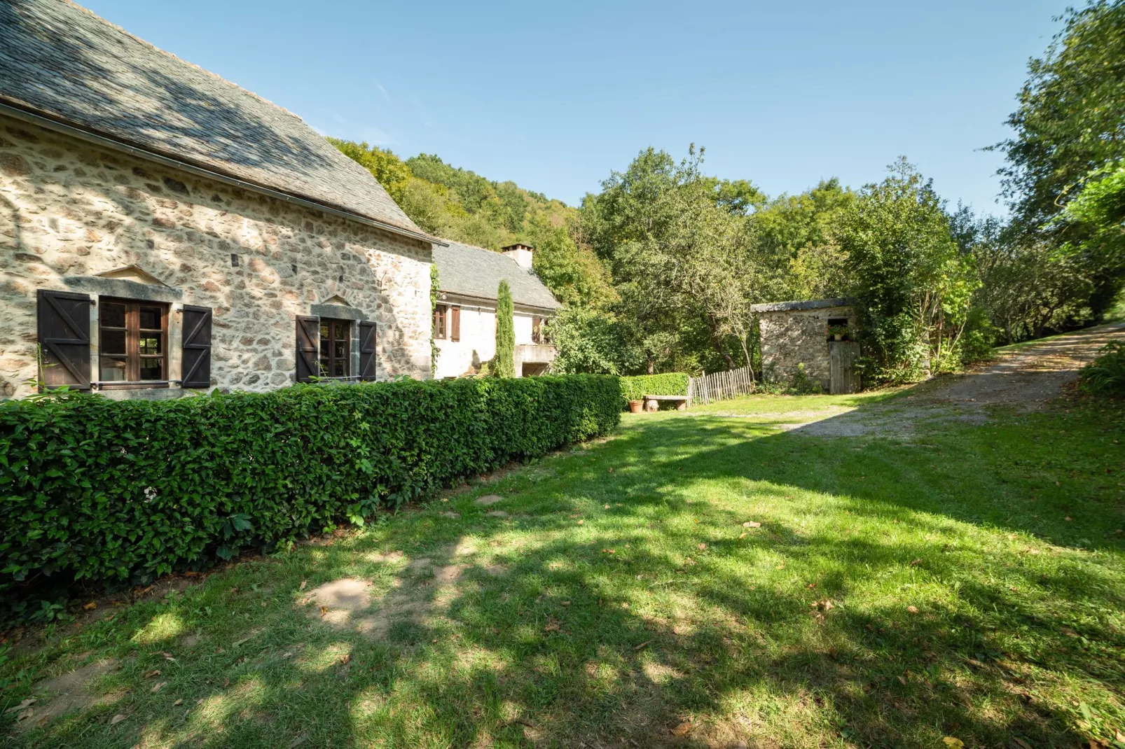 Moulin rivière et piscine-Buitenkant zomer