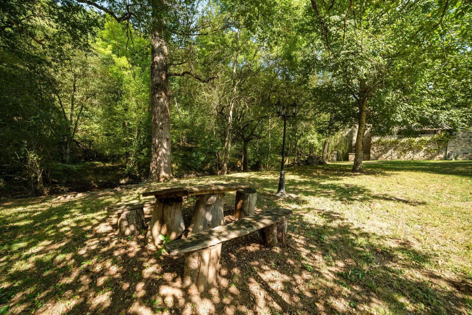 Moulin rivière et piscine-Tuinen zomer