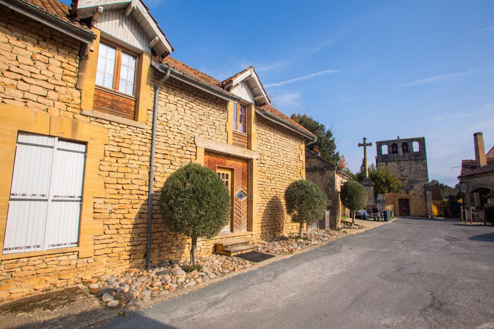 Maison de vacances Les Eyzies de Tayac-Buitenkant zomer