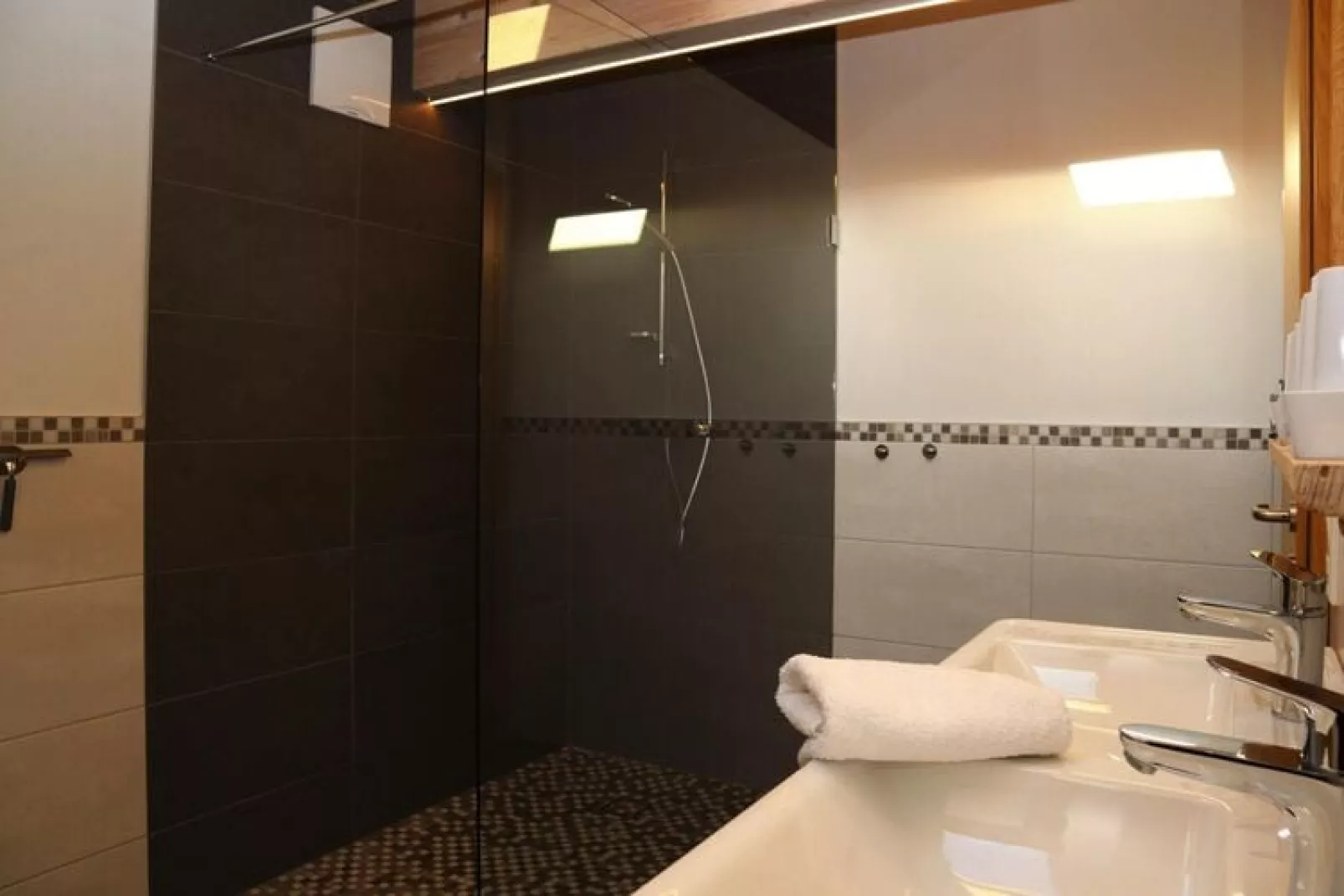 Apartment Rohregger-Badkamer