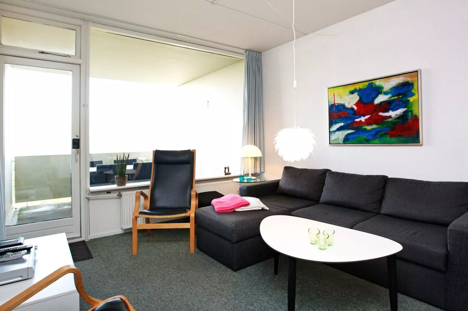 2 room w/seaview-Binnen