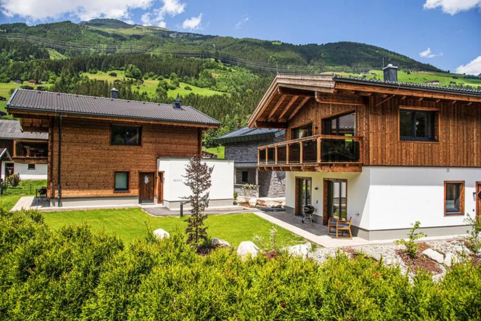 Feriendorf Das Dorf - Steinhaus-Buitenkant zomer