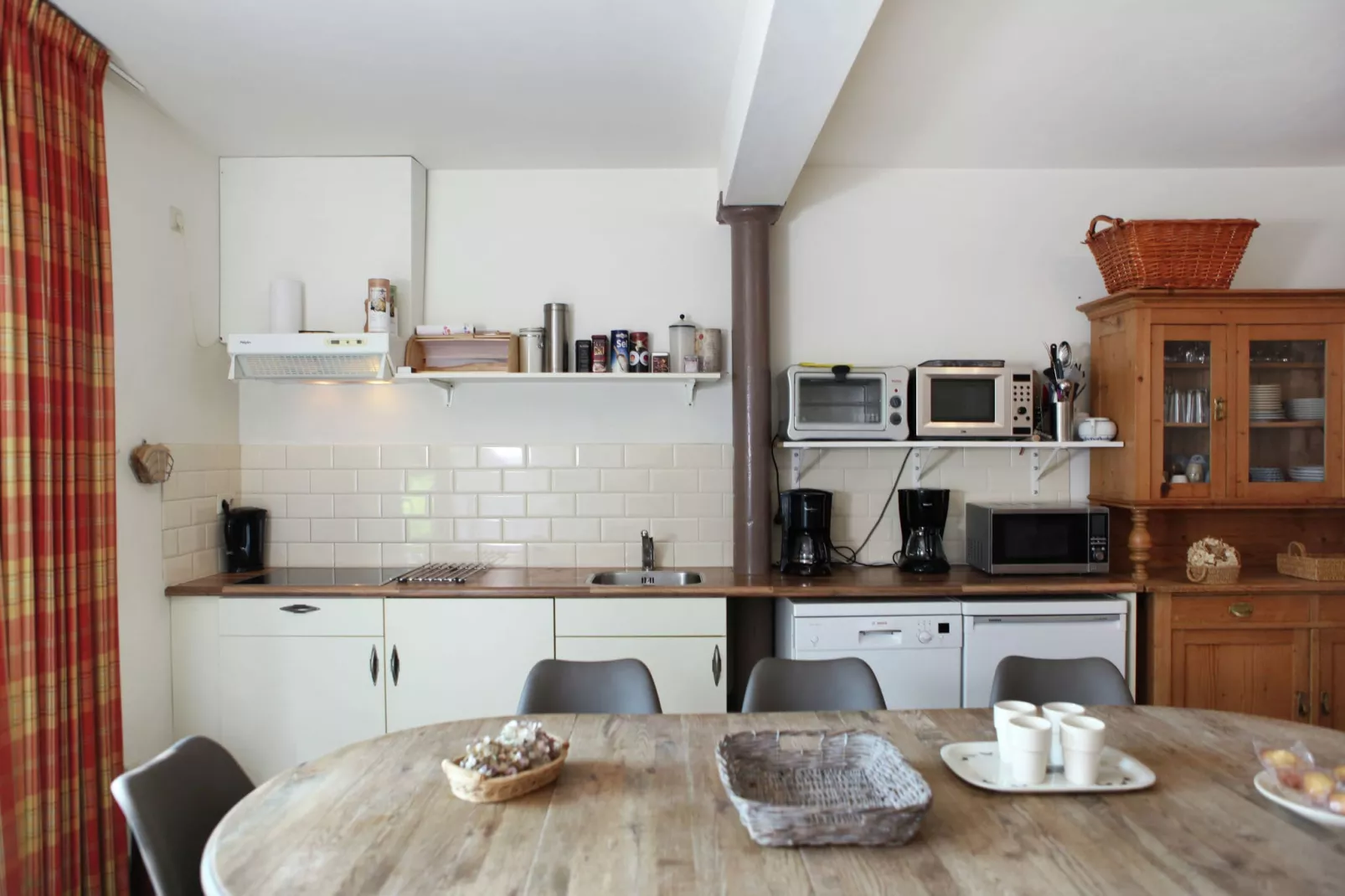 Appartement De Dorsvloer-Keuken