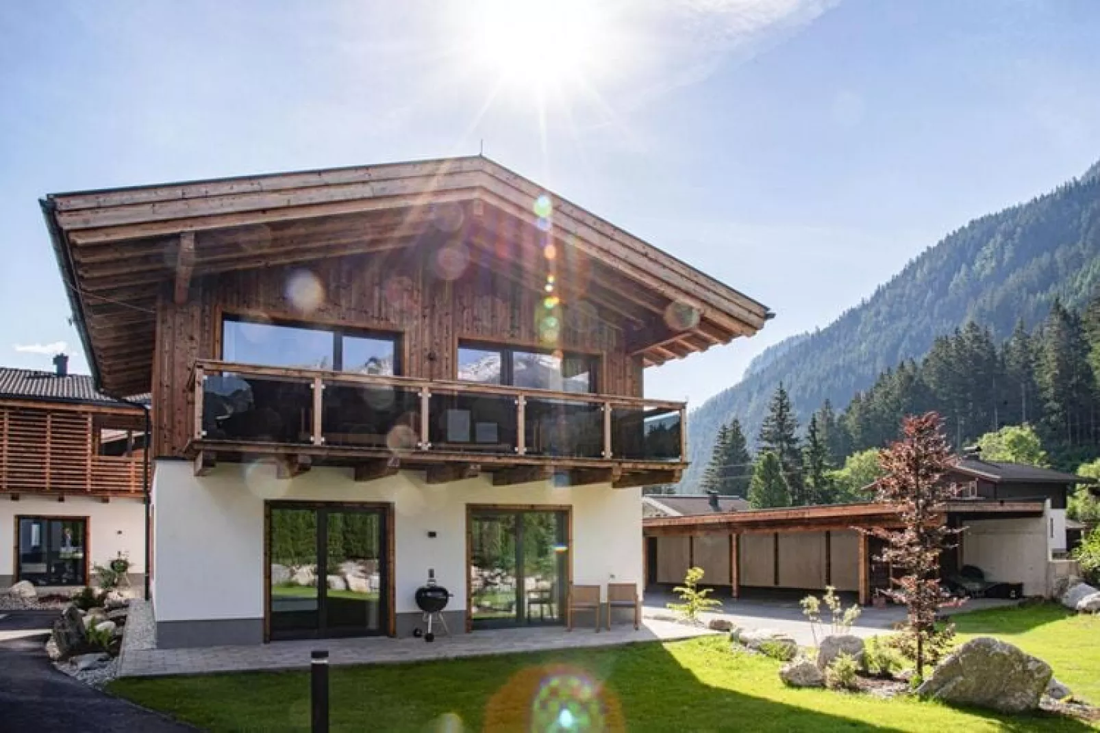 Feriendorf Das Dorf - Bauernhaus-Buitenkant zomer