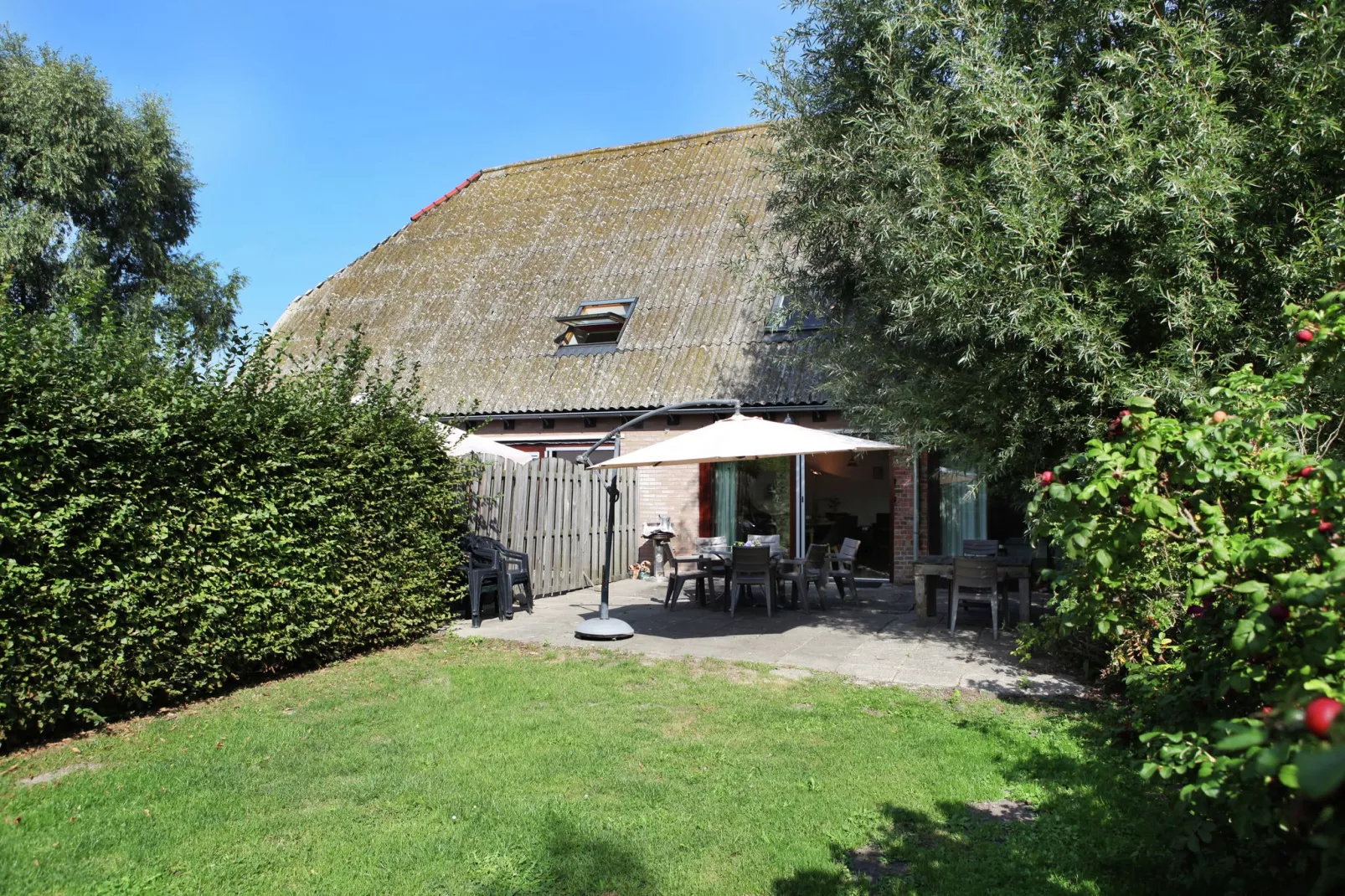 Appartement De Dorsvloer-Tuinen zomer
