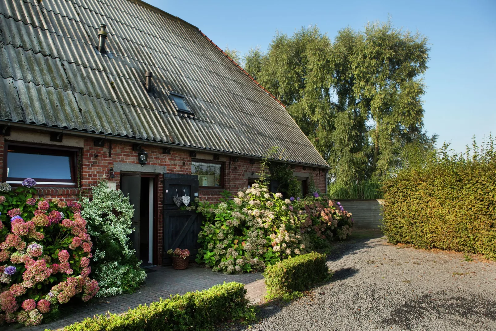 Appartement De Hooizolder-Buitenkant zomer