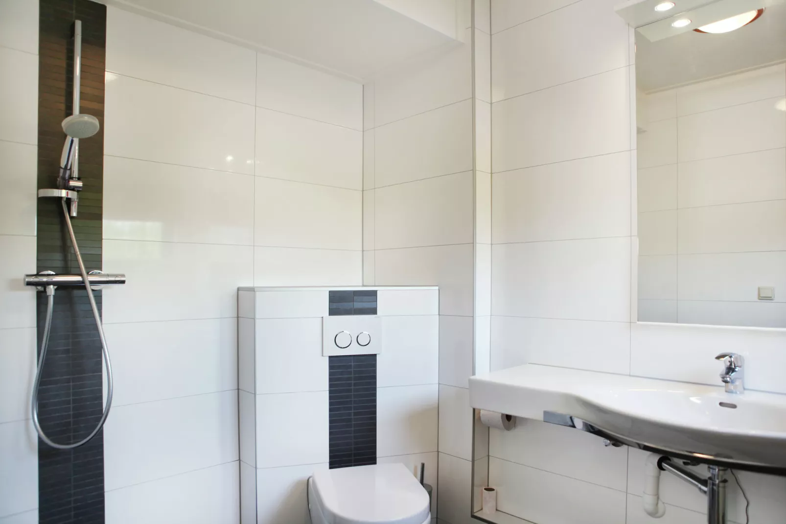 Appartement De Hooizolder-Badkamer
