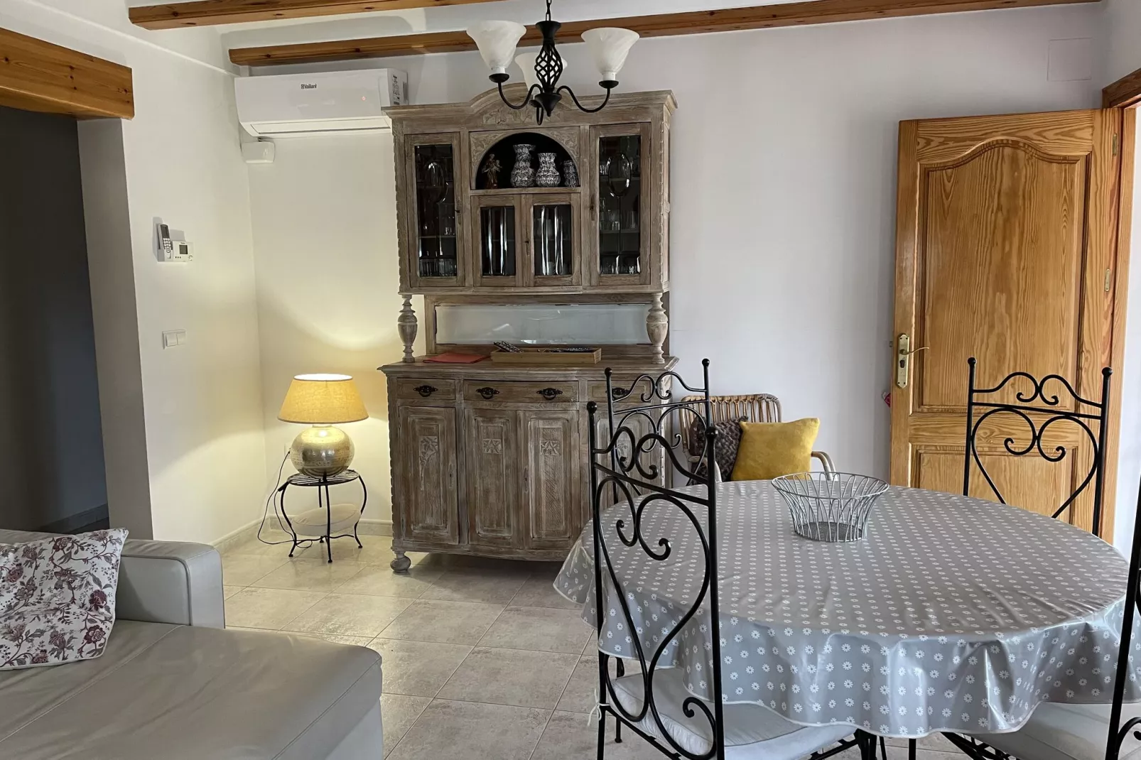 Villa Antonio Alto 4 pax-Woonkamer