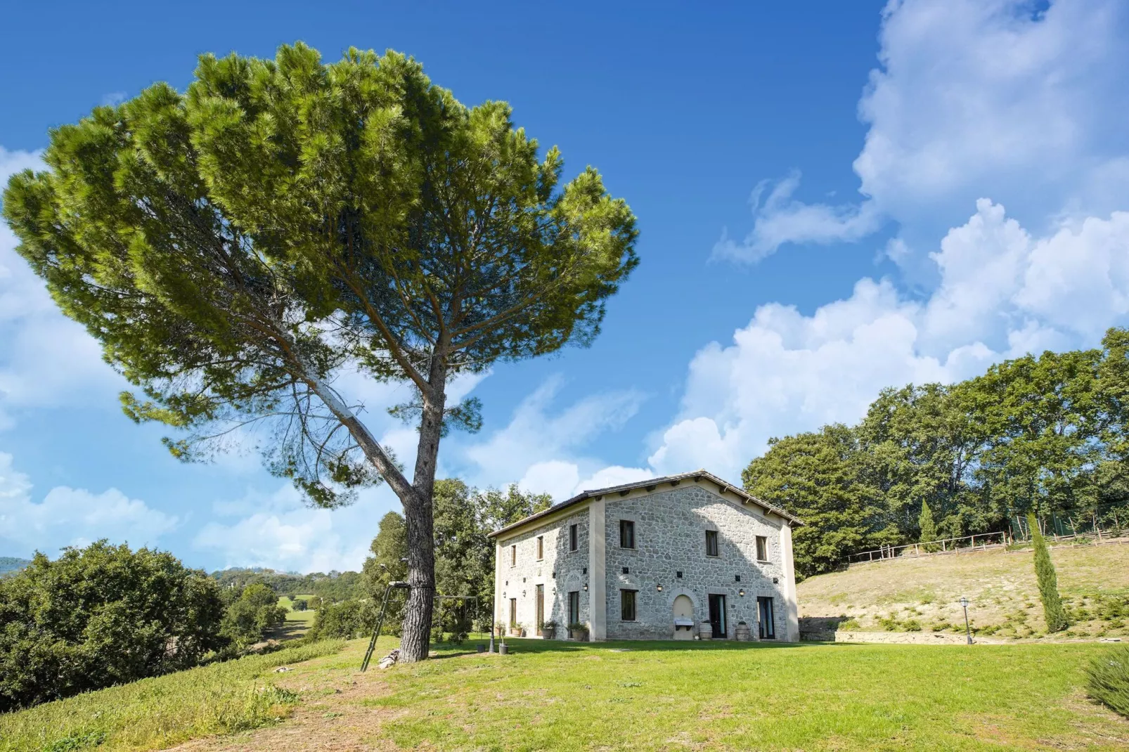 Villa Sparina-Buitenkant zomer