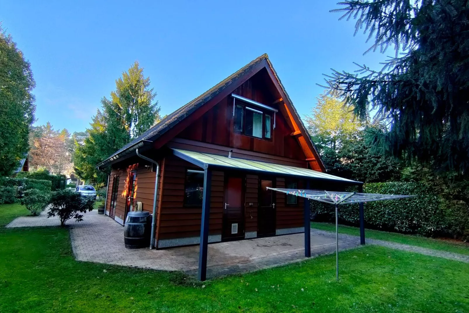 Prachtig vrijstaand huis met tuin op de Veluwe-Buitenkant zomer