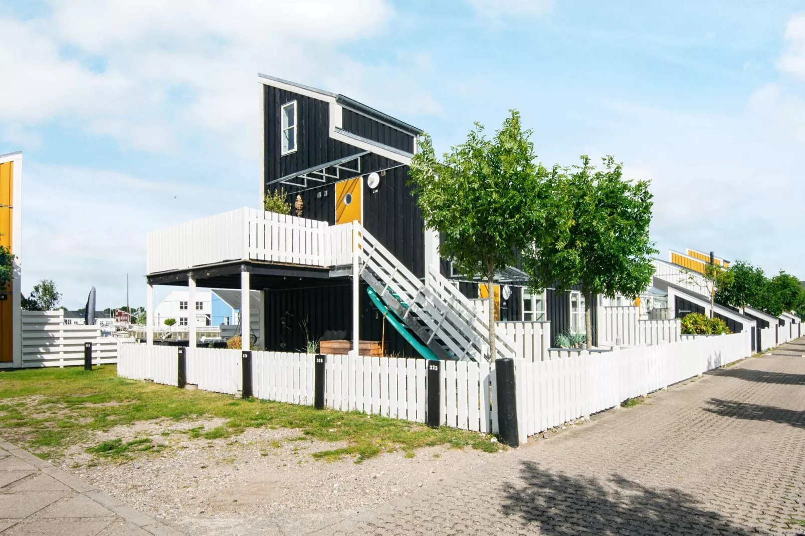 4 room,2+3 floor-Buitenlucht