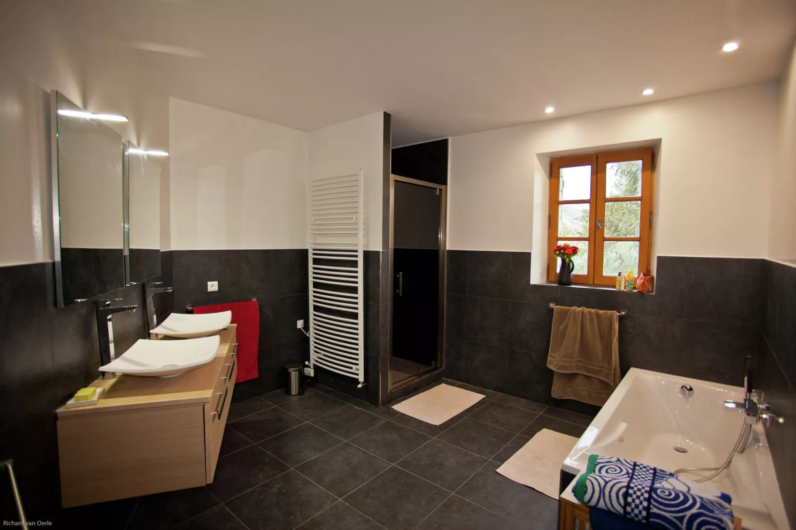 Villa Les Dentelles-Badkamer