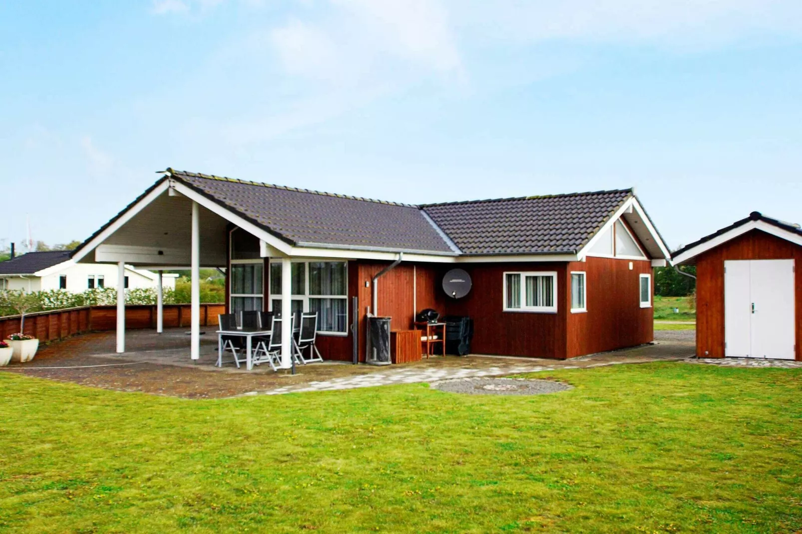 Rustig vakantiehuis in Hemmet met bubbelbad