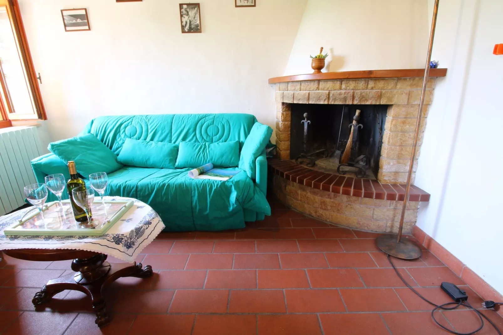 Gezellig appartement in Montecarotto met terras-Woonkamer
