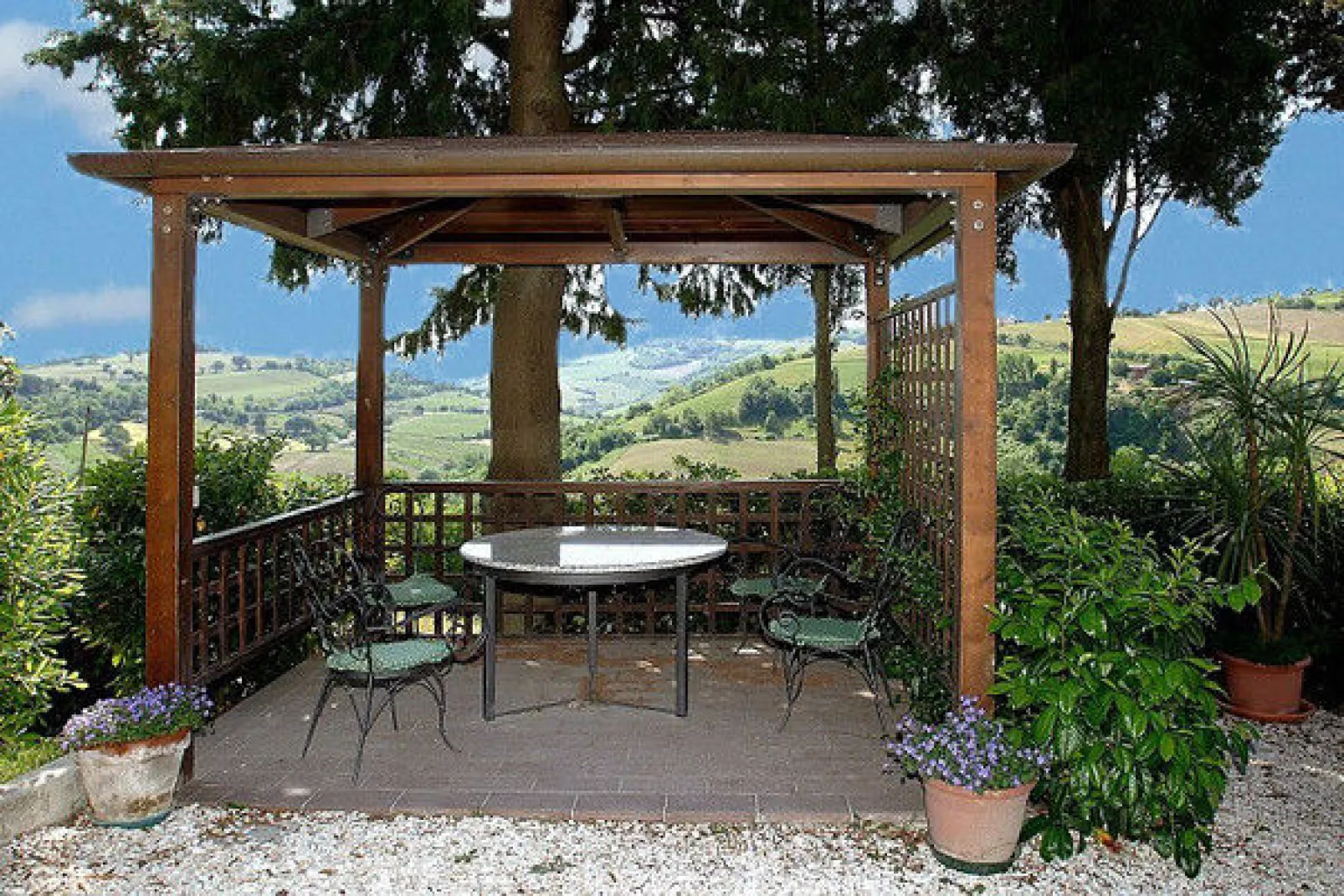 Gezellig appartement in Montecarotto met terras-Faciliteiten